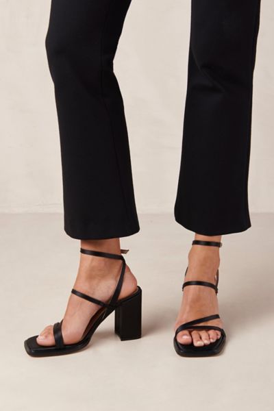 Svegan Alexa Satin Platform Heel In Black