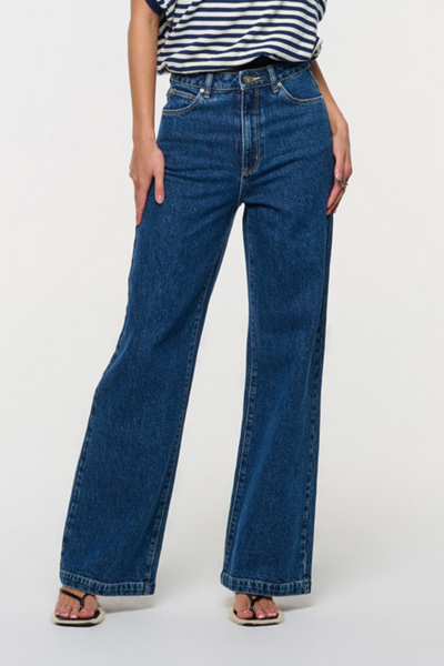 Abrand Jeans 94 High & Wide Jean in Tara, Women's at Urban Outfitters