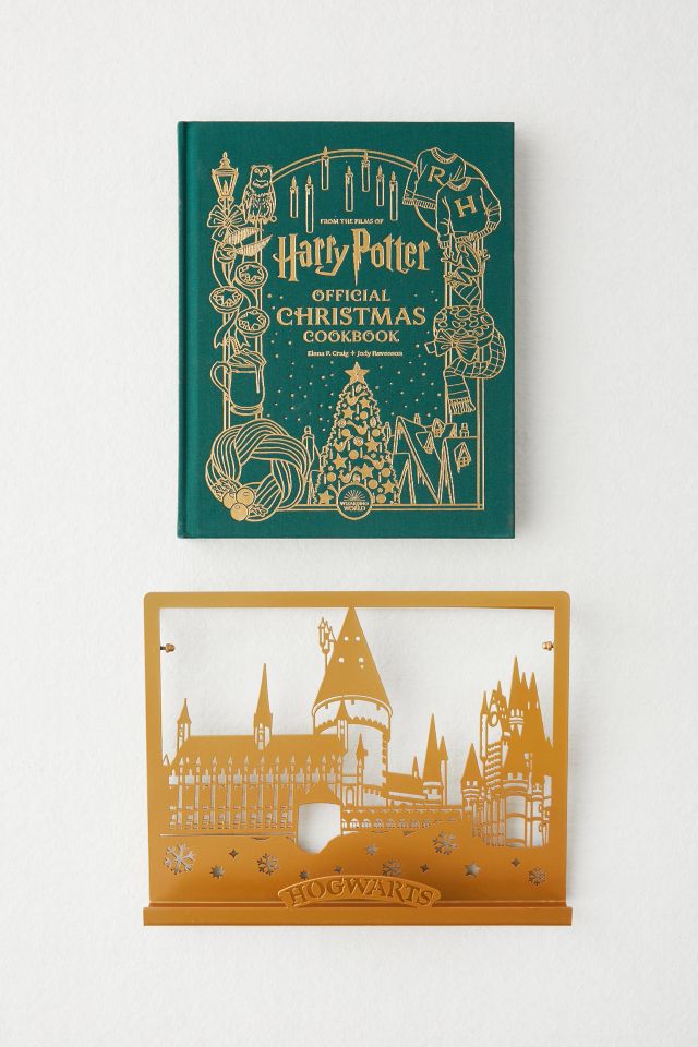 Harry Potter: Gift Set Edition Christmas Cookbook & Apron By Jody Revenson & Elena Craig #2