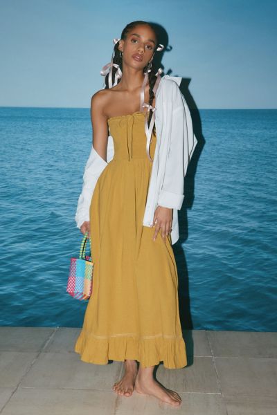 The 11 Best Dresses For a Small Bust  Urban outfitters dress, Midi maxi  dress, Yellow midi dress