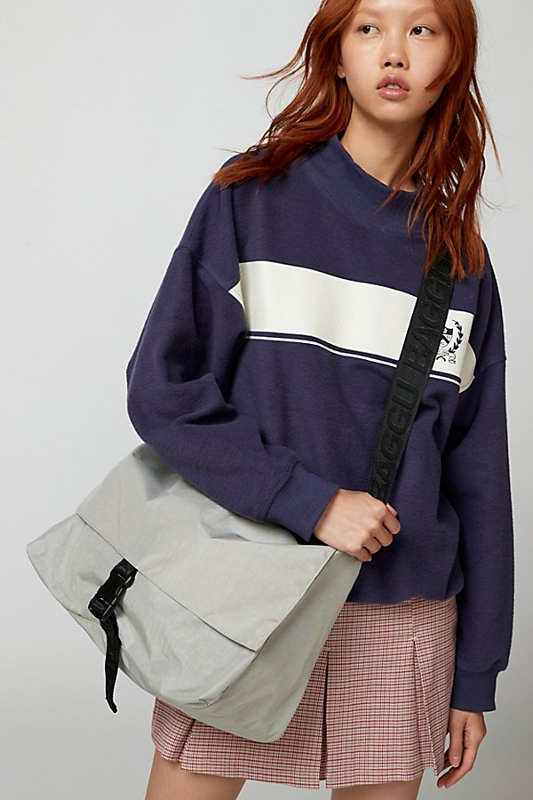 Baggu Uo Exclusive Sport Messenger Bag In Grey, Women's At Urban Outfitters In Neutral