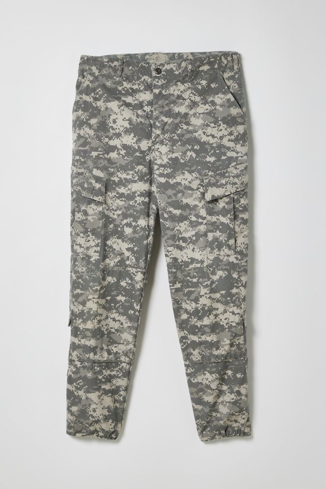 Digital camo clearance cargo pants