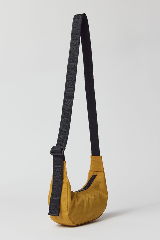【完売必至】Urban Outfitters限定色 Small Nylon Crescent Bag BAGGU UO Exclusive Mini Nylon Crescent Bag | Urban