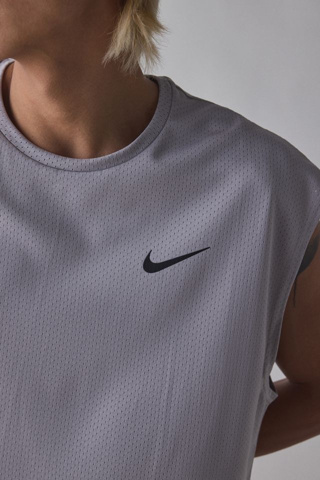 Nike UO Exclusive Cropped Swim Shirt | Urban Outfitters Nike UO Exclusive Cropped Swim Shirt | Urban Outfitters