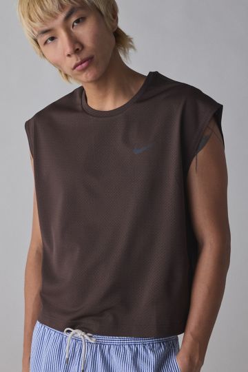 Nike UO Exclusive Cropped Swim Shirt