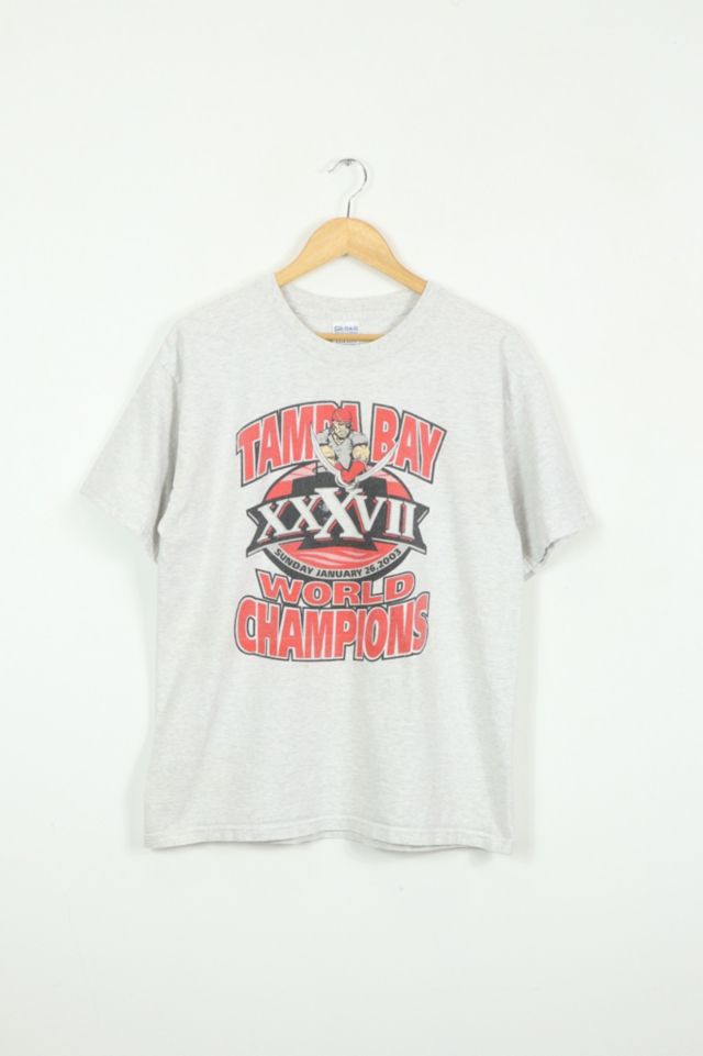 vintage-tampa-bay-super-bowl-xxxvii-champions-tee-urban-outfitters