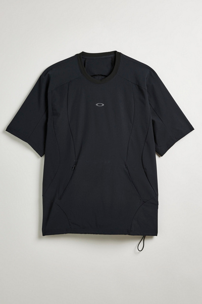 Oakley Latitude Arc Short Sleeve Shirt | Urban Outfitters
