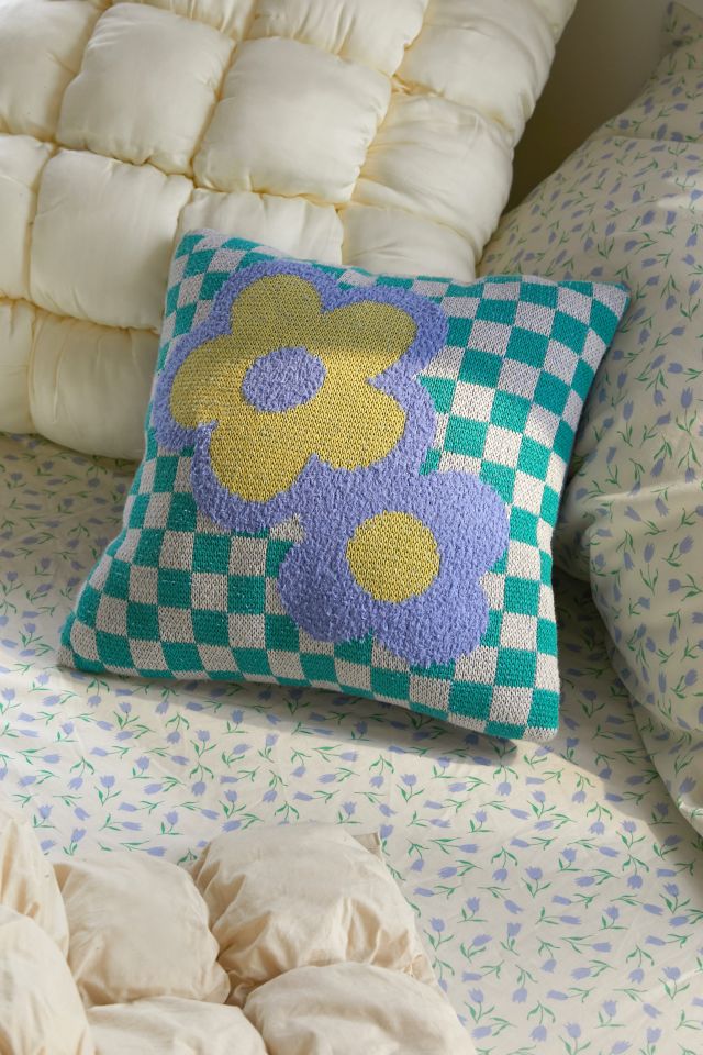 Knit throw outlet pillow