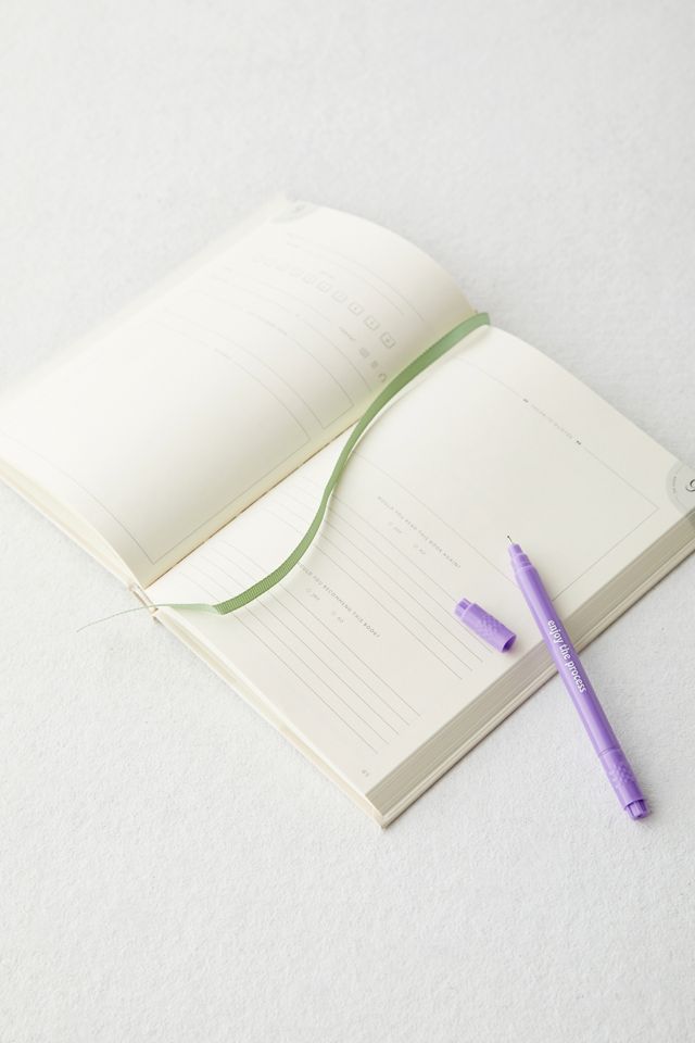 Papier Reading Journal Urban Outfitters