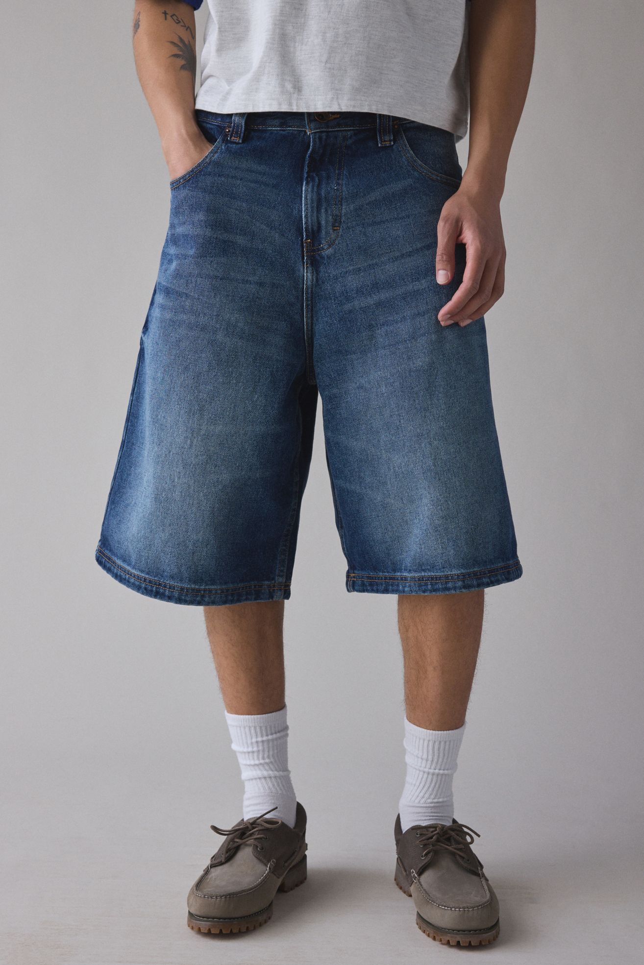 BDG Astro Baggy Washed Denim Jort
