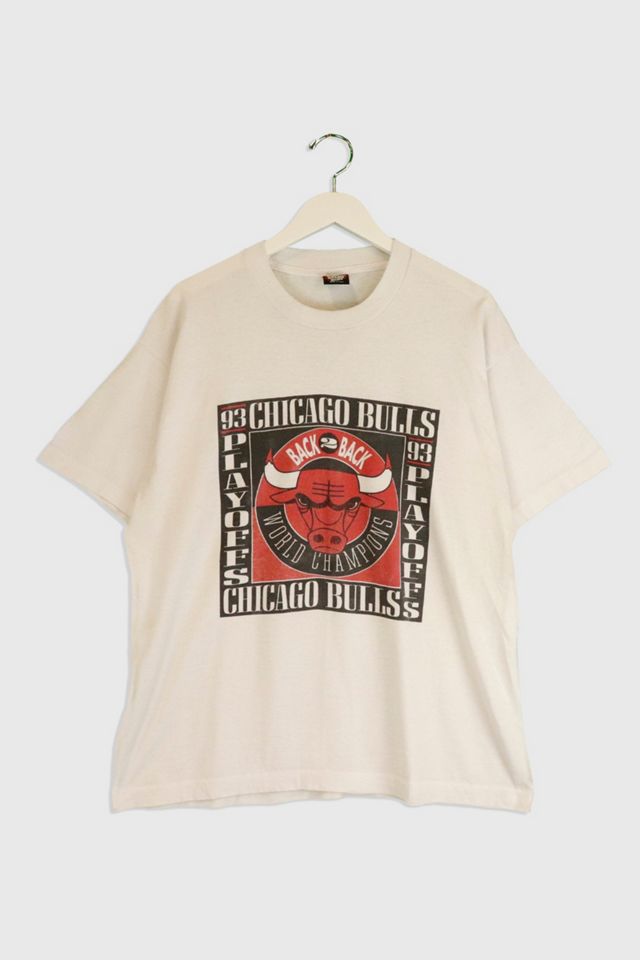 Vintage 1993 NBA Chicago Bulls Championship Logo T Shirt | Urban Outfitters