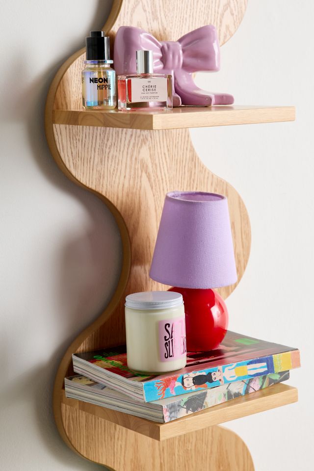 【オシャレ】Urban Outfitters Squiggle Wall シェルフ Squiggle Book Tower Wall Shelf | Urban Outfitters