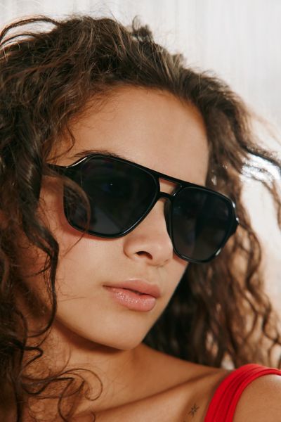 UO Essential Aviator Sunglasses Product Page