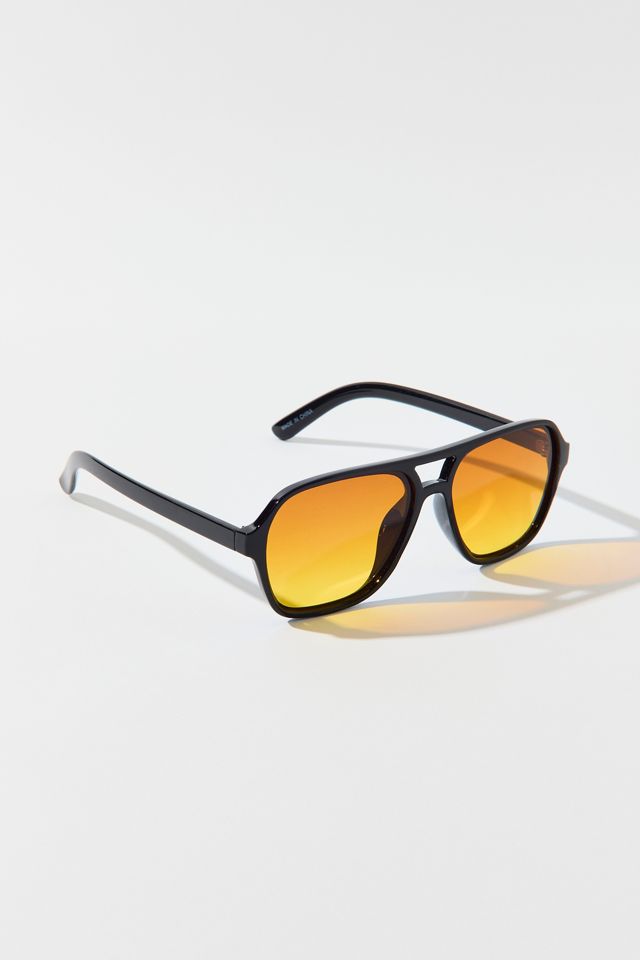 UO Essential Aviator Sunglasses | Urban Outfitters display picture 1