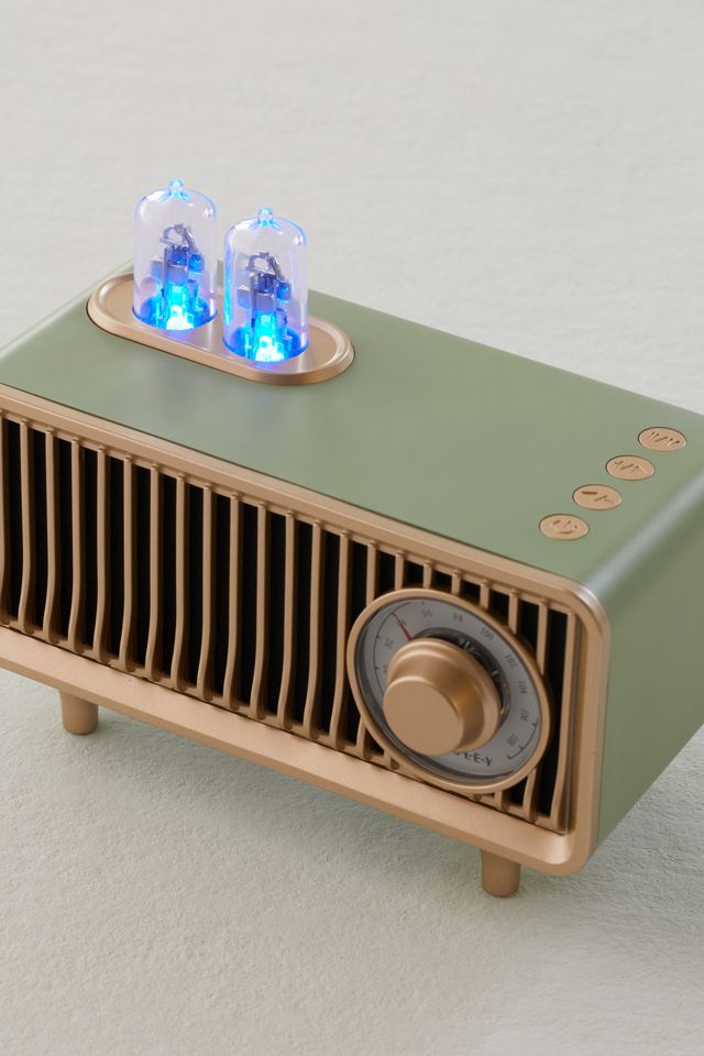 Crosley Milton Portable Speaker Radio | Urban Outfitters Canada