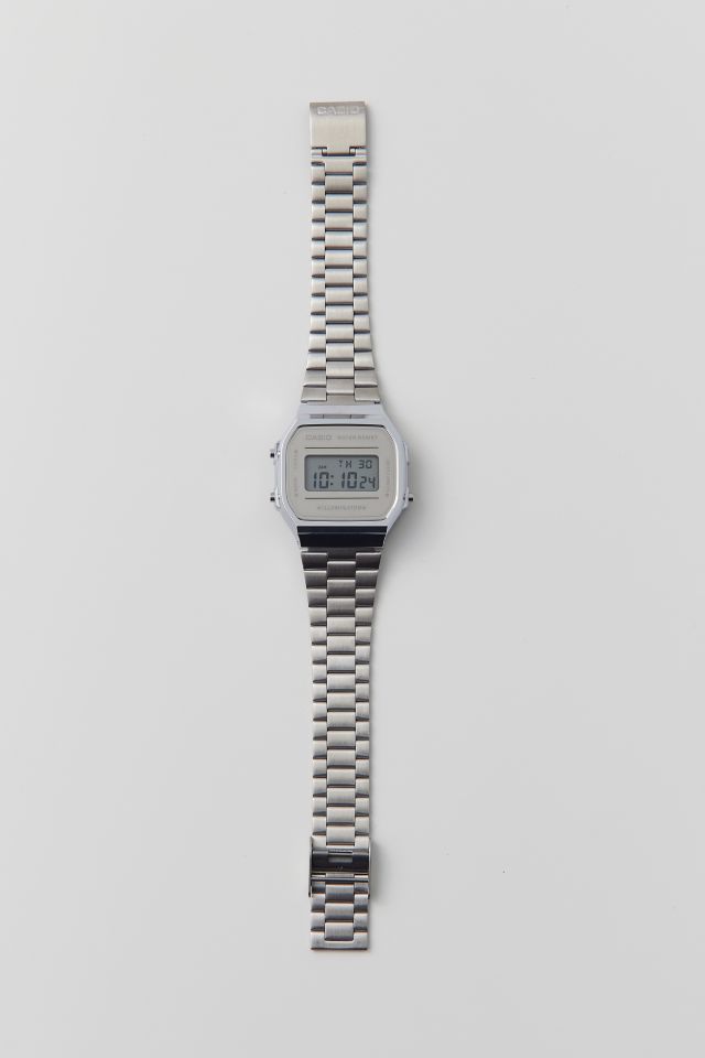 Reloj calculadora Casio Vintage | Urban Outfitters México - Ropa, música,  hogar y accesorios