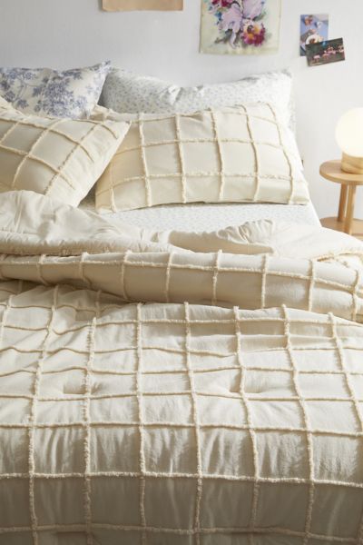 Tufted Grid Comforter