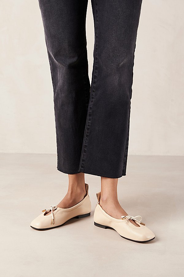 Alohas Rosalind Leather Ballet Flats In Cream, Women's At Urban Outfitters
