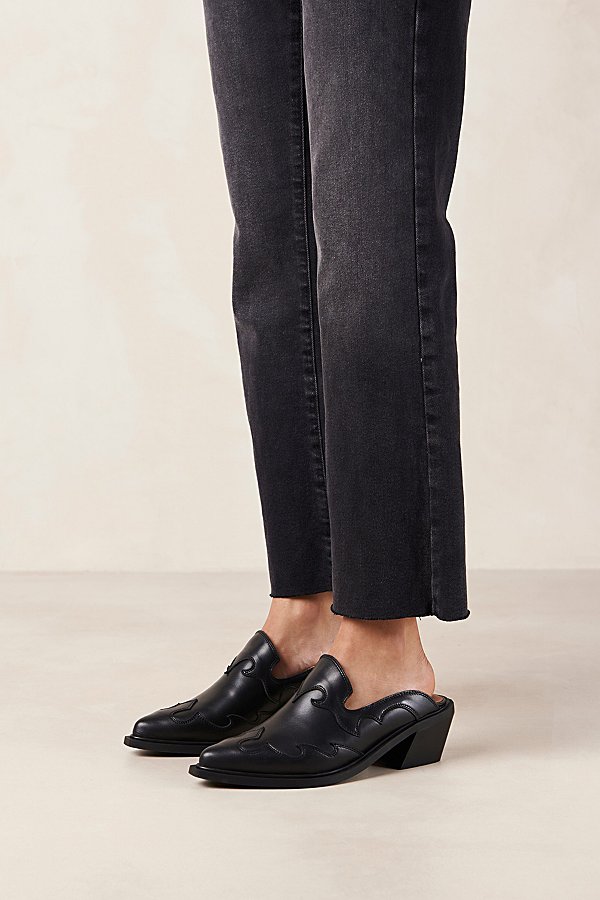 ALOHAS WESTON LEATHER MULE IN BLACK, WOMEN'S AT URBAN OUTFITTERS