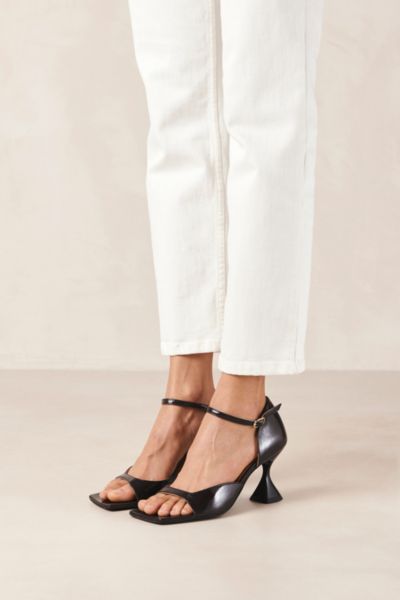 ALOHAS BEIJOS LEATHER HEEL IN ONIX BLACK, WOMEN'S AT URBAN OUTFITTERS