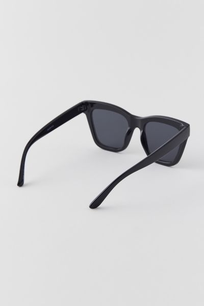 UO Essential Oversized Sunglasses