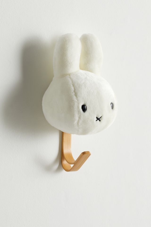 Peluche Miffy  Urban Outfitters Canada