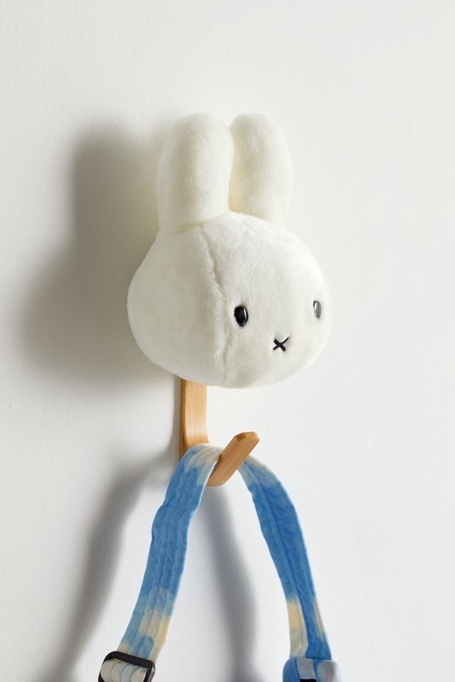 Peluche Miffy  Urban Outfitters Canada