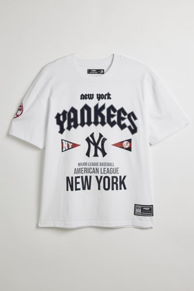 Tシャツ・カットソー Pro Standard UO Exclusive MLB New York Yankees Home Game Tee Compare Pro Standard UO Exclusive New York Yankees Home Game