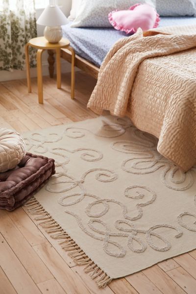 Urban Outfitters Lila Floral Hilo Tufted Rug In Cream At  In Neutral