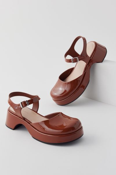CHARLES & KEITH NERINA ANKLE-STRAP PLATFORM SHOE IN BROWN, WOMEN'S AT URBAN OUTFITTERS