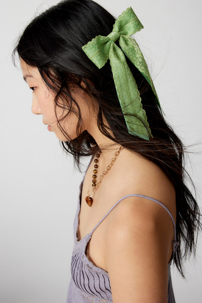 URBAN OUTFITTERS DOLLY SATIN LACE HAIR BOW BARRETTE IN GREEN AT URBAN OUTFITTERS
