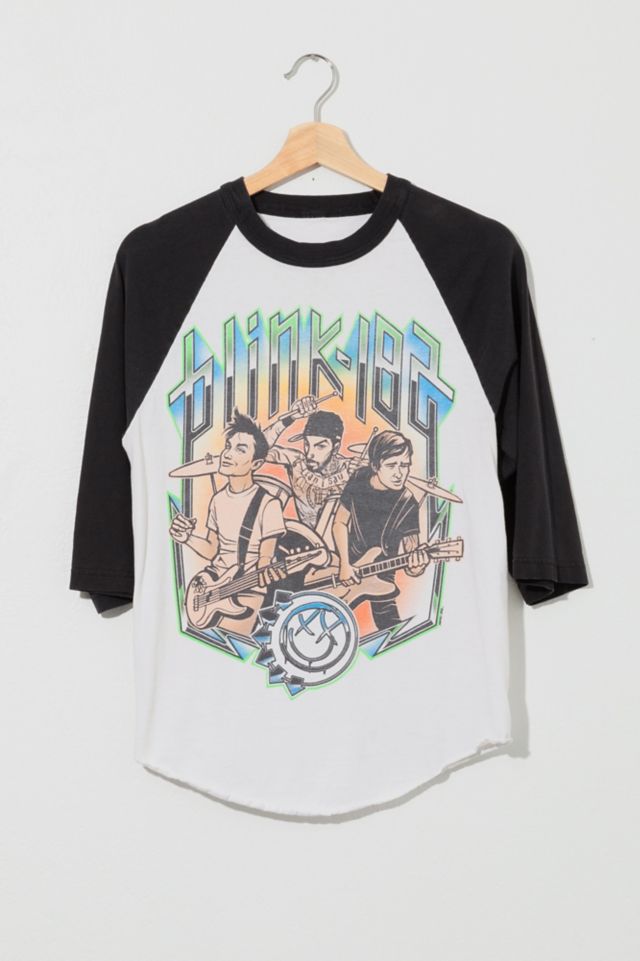 Vintage Y2K Distressed Blink-182 Graphic Tour T-Shirt