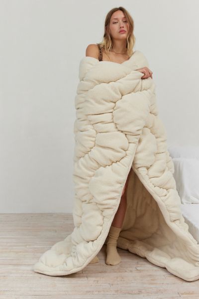 Urban Outfitters Gwendolyn Fleece Puffy Throw Blanket In White At