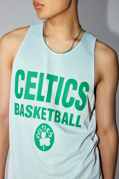 CELTICS Mitchell&Nessタンクトップ Mitchell & Ness Boston Celtics Reversible Tank Top | Urban Outfitters