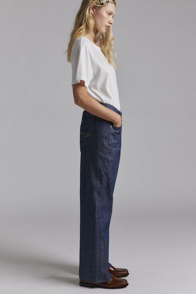 BDG Kayla Low-Rise Straight Leg Jean