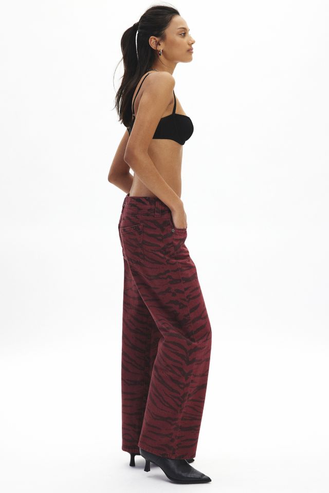 BDG Kayla Printed Low-Rise Slouchy Jean