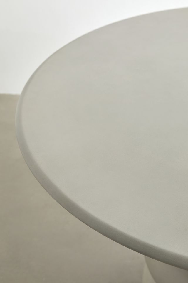 Stassi Indoor/Outdoor Dining Table — Planner 5D