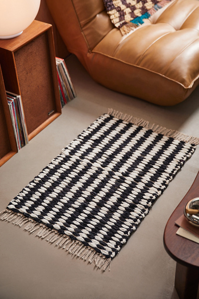 Urban Renewal Remnants Open Weave Rug | Urban Outfitters