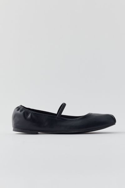 UO Mila Ballet Flat