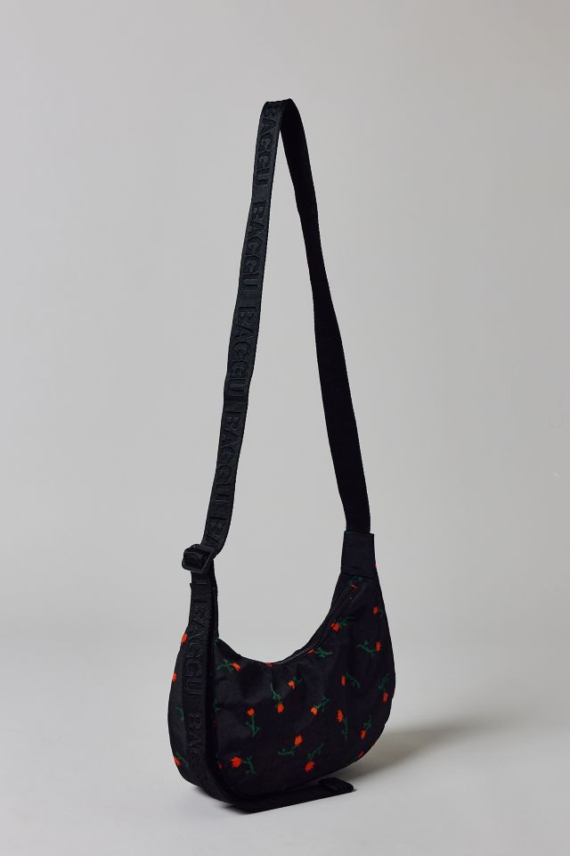 【Urban Outfitters】人気！ナイロン ショルダーバッグ BAGGU BAGGU Cargo Nylon Shoulder Bag | Urban Outfitters
