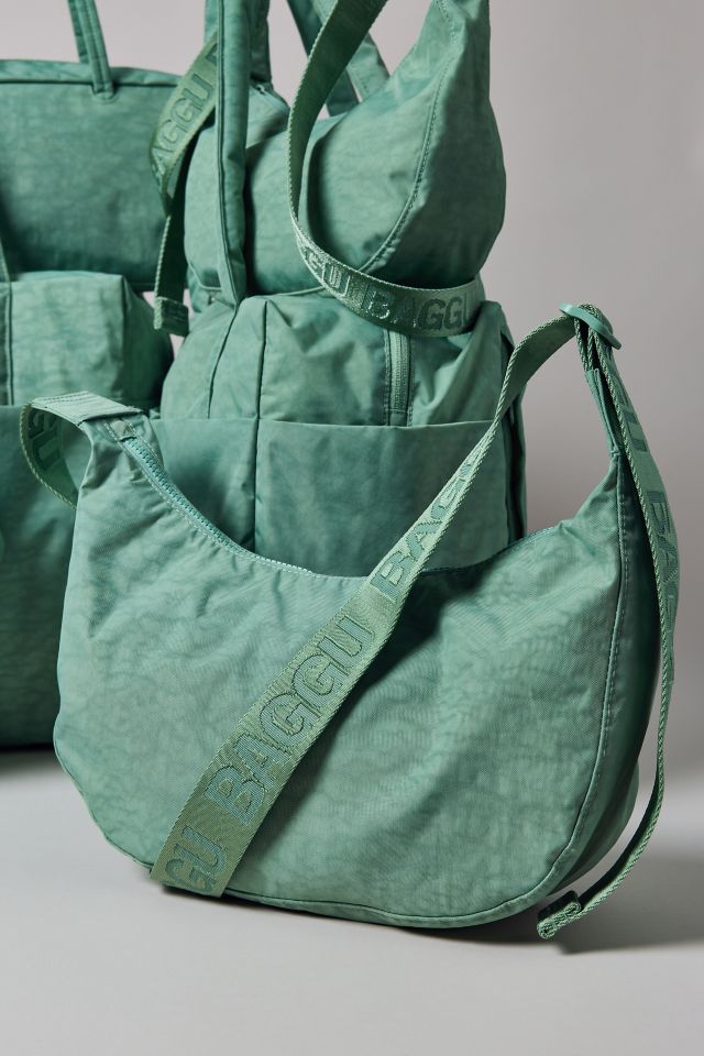 BAGGU Small Nylon Crescent Bag | Urban Outfitters Canada
