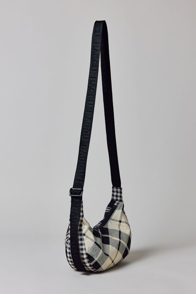 【完売必至】Urban Outfitters限定色 Small Nylon Crescent Bag BAGGU Small Nylon Crescent Bag | Urban Outfitters