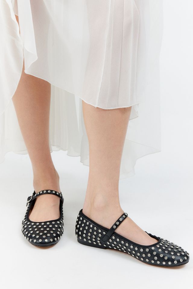 Steve madden best sale spiked flats