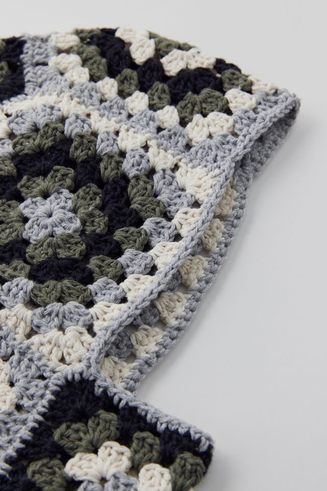 THE SERIES Crochet Balaclava | Urban Outfitters display picture 2