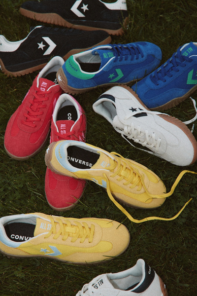 Converse Run Star Trainer Sneaker | Urban Outfitters display picture 1