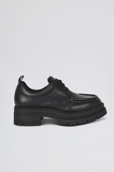 Intentionally Blank Barbar Lug Sole Oxford Shoe In Black, Women's At Urban Outfitters