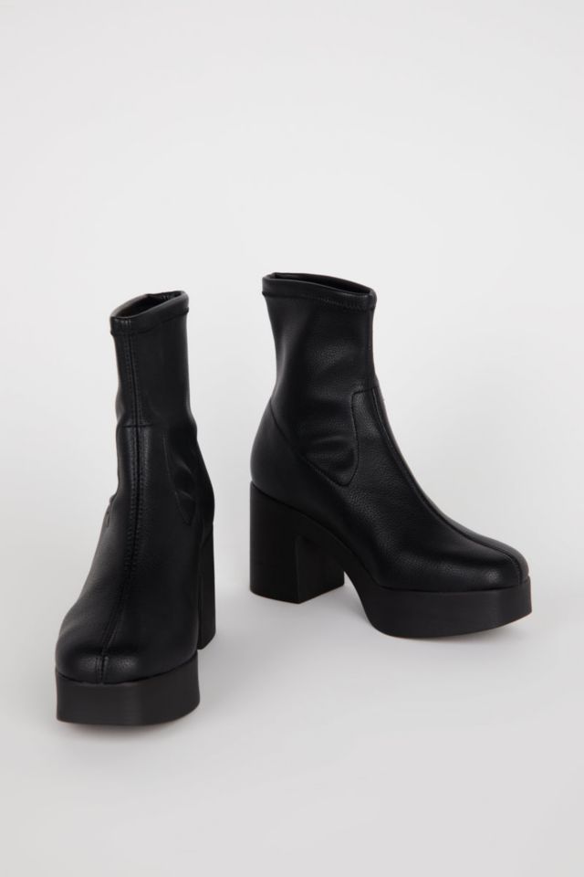 Intentionally Blank Marlowe Platform Boot #1