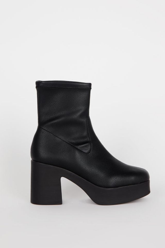 Intentionally Blank Marlowe Platform Boot | Urban Outfitters