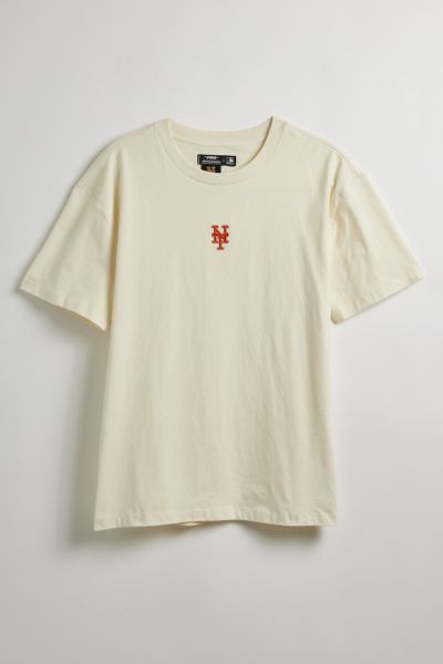 ★米国発*UrbanOutfitters*新作*Pro Standard NY YankeesTシャツ Pro Standard UO Exclusive MLB New York Yankees Team Logo Tee