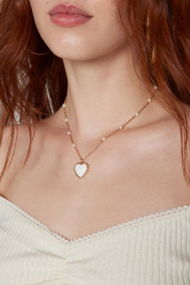 Urban outfitters heart necklace top